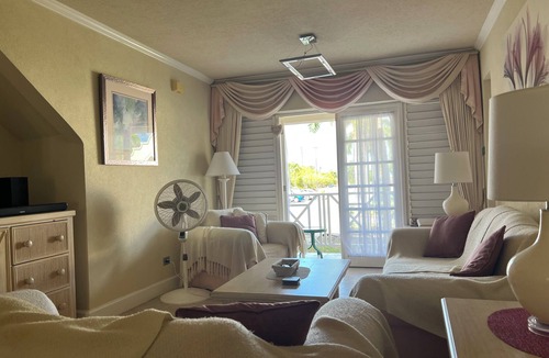 Holder's Hill Apartment | Charming 2-bedroom apartment in gated community