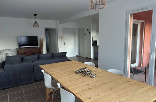 Pignans Apartment | Charming 2-bedroom apartment between provence verte and the var beaches