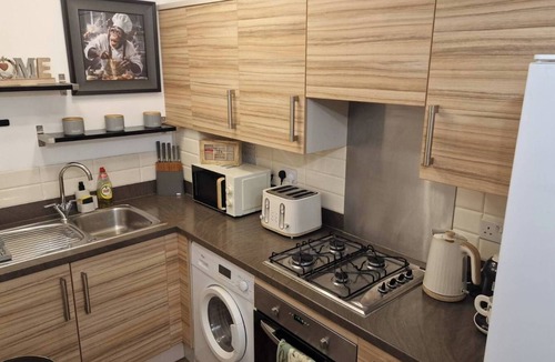 Bromley Common and Keston Apartment | Charming 2-bedroom apartment in delightful Bromley with WiFi