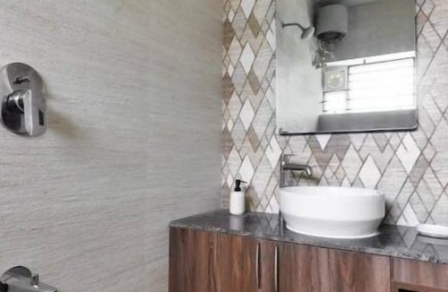 Thousand Lights Apartment | Charming 2-bedroom apartment with WiFi, AC in Chennai