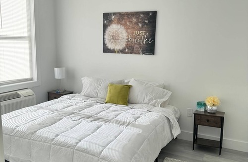 Bayonne Apartment | Charming 2-bedroom apartment in fabulous Bayonne with WiFi, AC, fitness room