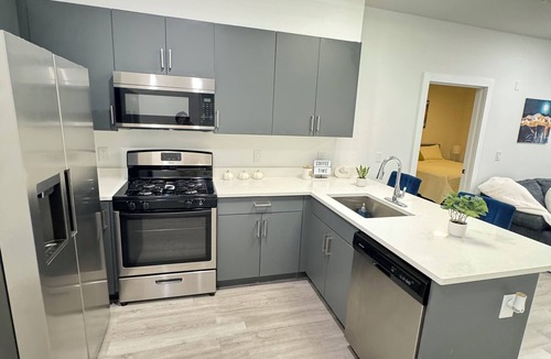 Bayonne Apartment | Charming 2-bedroom apartment in fabulous Bayonne with WiFi, AC, fitness room