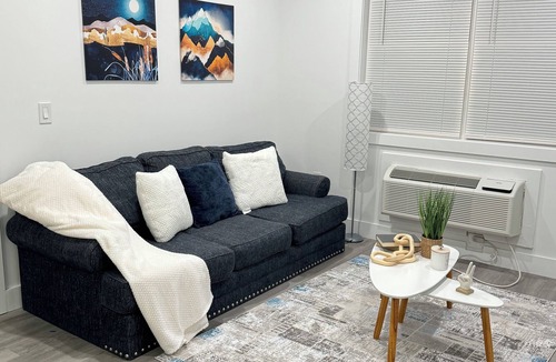 Bayonne Apartment | Charming 2-bedroom apartment in fabulous Bayonne with WiFi, AC, fitness room