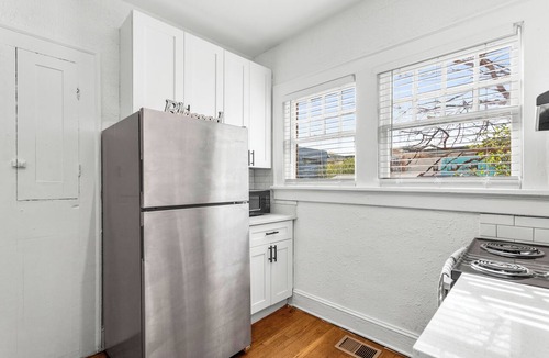 Downtown Decatur Apartment | Charming 2-bedroom apartment in dowtown Decatur/20 min from downtown ATL