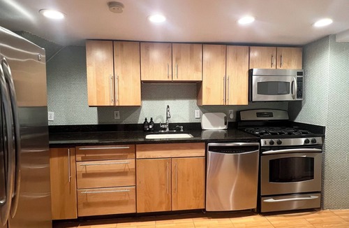 Hoboken Apartment | Charming 2-bedroom apartment in pleasant Hoboken with AC