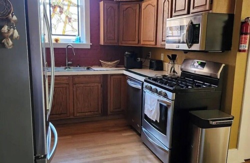 Paducah Apartment | Charming 2-bedroom apartment in Historical Lowertown Art District Paducah