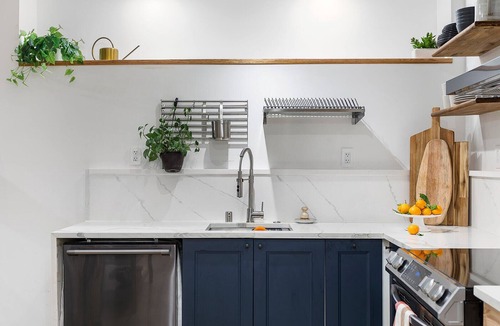 Maple Leaf Apartment | Charming 2-bedroom apartment with WiFi in beautiful Seattle
