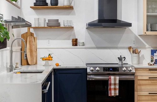Maple Leaf Apartment | Charming 2-bedroom apartment with WiFi in beautiful Seattle