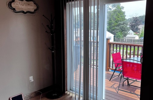 Warwick Apartment | Charming 2-bedroom apartment in Warwick close to TF Green Airport