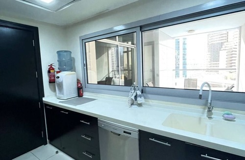 Jumeirah Apartment | Charming 2-bedroom apartment in lovely Dubai with fitness room, AC