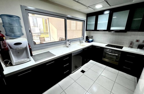 Jumeirah Apartment | Charming 2-bedroom apartment in lovely Dubai with fitness room, AC