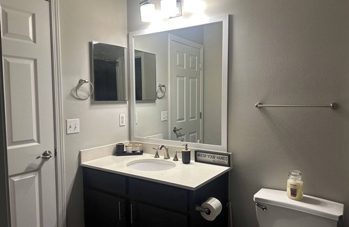 Town Center Apartment | Charming 2-Bedroom Apt with WiFi & Fitness Room, Near Truist Park in Metro ATL