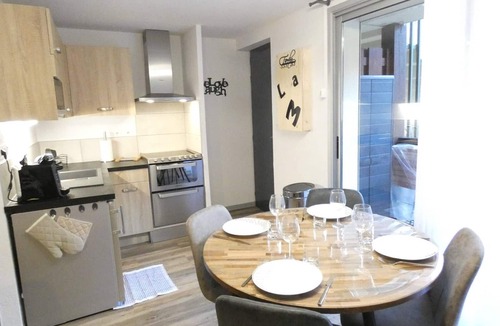 Vignec Apartment | Charming 2-Bedroom Apt with Balcony, Mountain Views, WiFi, Parking & Baby Gear in St Lary Soulan