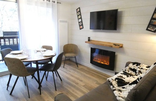 Vignec Apartment | Charming 2-Bedroom Apt with Balcony, Mountain Views, WiFi, Parking & Baby Gear in St Lary Soulan