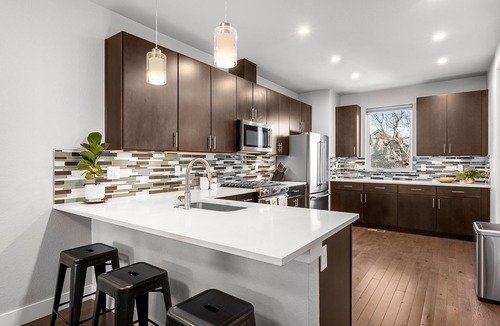 Five Points House | Charming 2-bedroom brownstone walking distance to downtown