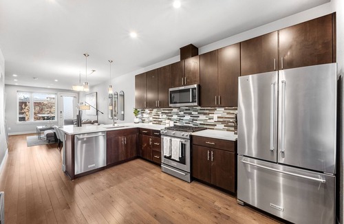 Five Points House | Charming 2-bedroom brownstone walking distance to downtown