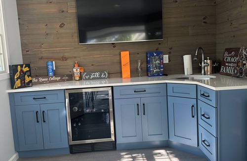 Seaford House | Charming 2-bedroom bungalow in Seaford with outdoor bar area for the RYDER CUP