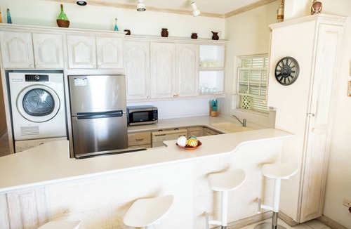 Rendezvous Condo | Charming 2-bedroom condo, with WiFi, AC & uninterrupted sea views in Bridgetown
