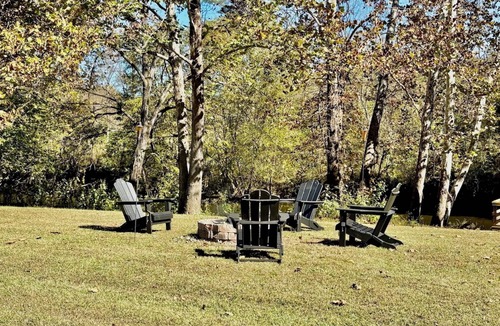 Eagle Rock Cabin | Charming 2-Bedroom Cabin Nestled on Craig Creek in Eagle Rock, Virginia