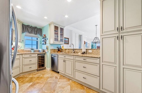 Alamitos Beach Condo | Charming 2-bedroom condo in delightful Long Beach with AC, WiFi