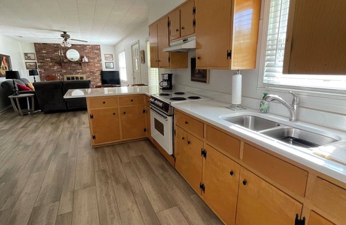 Coffee County Cottage | Charming 2-bedroom cottage in West Green
