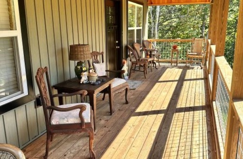 Tazewell Cabin | Charming 2-bedroom cabin located on the Clinch River in Tazewell, TN