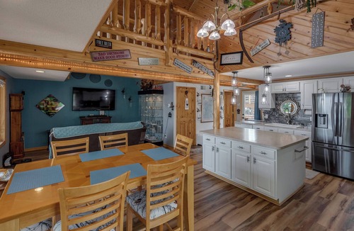 Whipholt Cabin | Charming 2-bedroom Cabin in Walker on Leech Lake, Fitness Room, Dock and lift