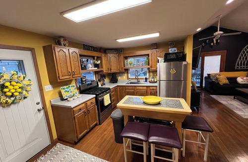 Paddock Lake House | Charming 2-bedroom Channel house and kayaks in Paddock Lake