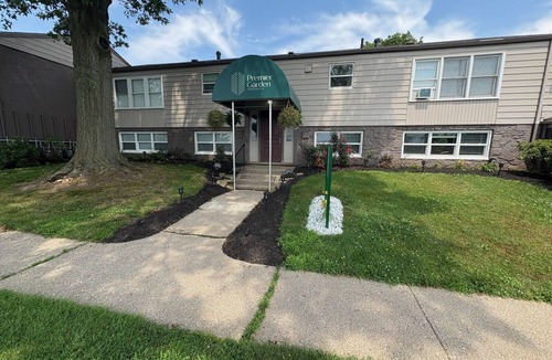 Barberton Apartment | Charming 2-bedroom Corporate Apartment in Barberton with WiFi, AC