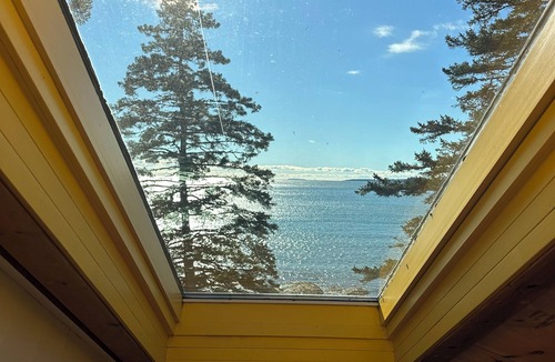 Spruce Head Cottage | Charming 2-bedroom cottage on the ocean with private beach