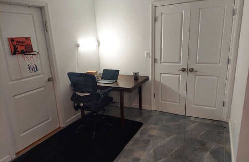 Brooklyn Condo | Charming 2-bedroom condo in fabulous Brooklyn with AC, WiFi, fitness equipment