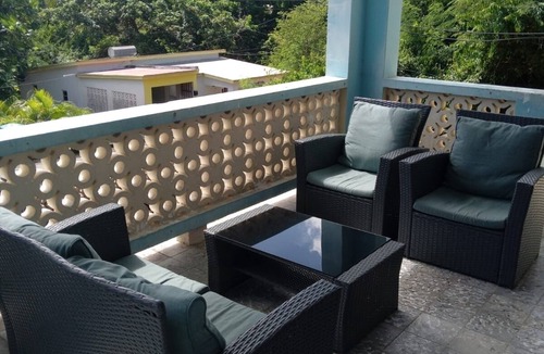 Weston Condo | Charming 2-bedroom condo in Weston with AC, WiFi and so close to the beach!