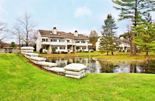 Lenox Dale Condo | Charming 2-Bedroom Condo w/Loft, Swimming Pools, Tennis–Lenox, MA Resort Getaway