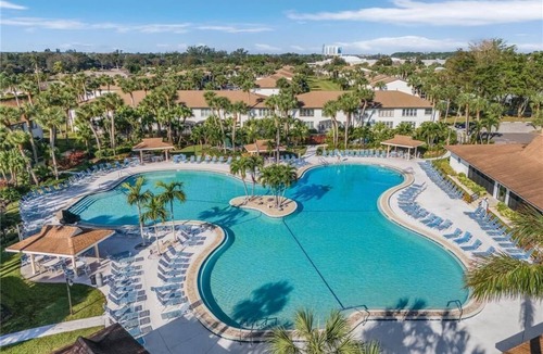 East Naples Condo | Charming 2-bedroom condo Naples WinterPark community 3 miles to Naples Pier