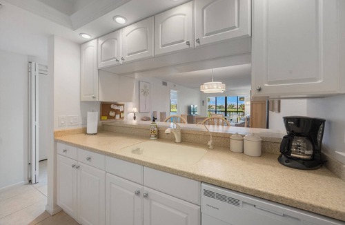 Stuart Condo | Charming 2-bedroom condo in delightful Stuart with WiFi, AC