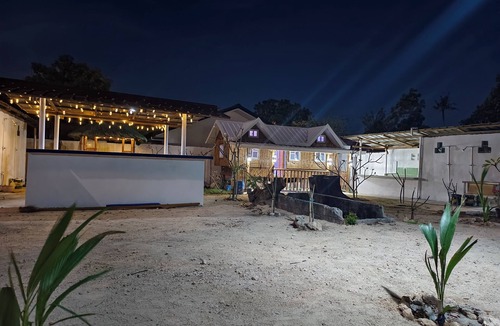Sual Cottage | Charming 2-bedroom cottage on the beach with WiFi and AC in Victoria Alaminos