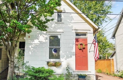 German Village Cottage | Charming 2-bedroom cottage with WiFi, AC, in the heart of German Village