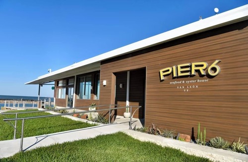 Dickinson Cottage | Charming 2-bedroom cottage in coastal San Leon near Pier 6, Topwater Grill.