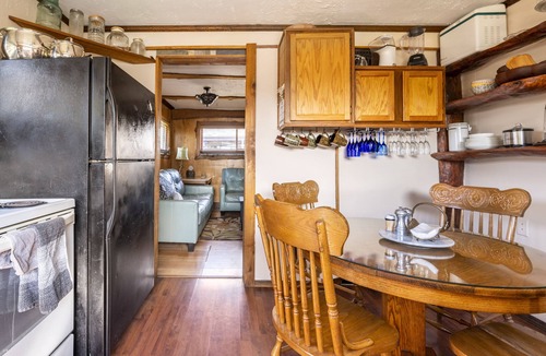 West Columbia Cabin | Charming 2-bedroom Cottage,rural Southern Ohio. Porch & yard. Pet & kid friendly