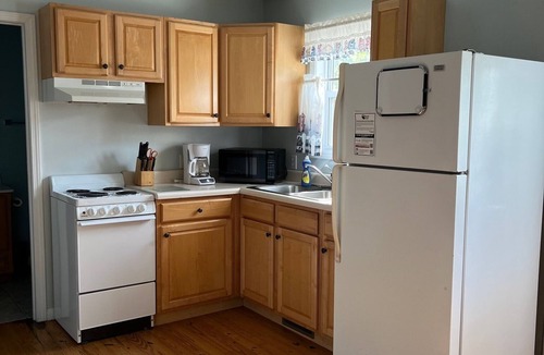 Benton Cottage | Charming 2-bedroom cottage at Kentucky Lake