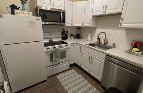 Boerne House | Charming 2-bedroom country guest house in beautiful Boerne with many amenities