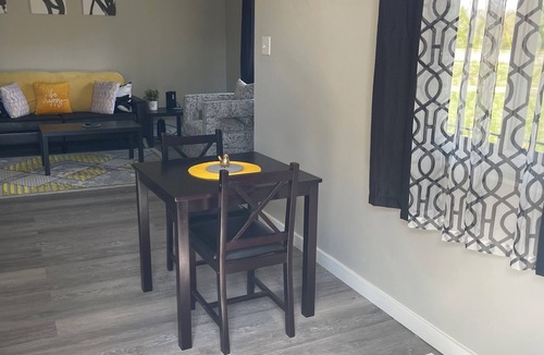 Avon House | Charming 2-bedroom duplex in fabulous Avon with WiFi, AC