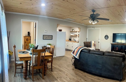 Lone Oak Other | Charming 2-bedroom farmhouse in Lone Oak with WiFi and AC and Pet Friendly.