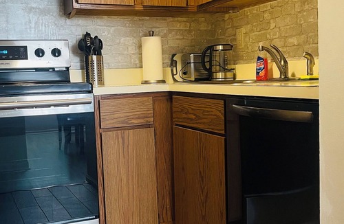 Primos Secane Apartment | Charming 2-bedroom first floor apartment with WiFi, AC in lovely Primos