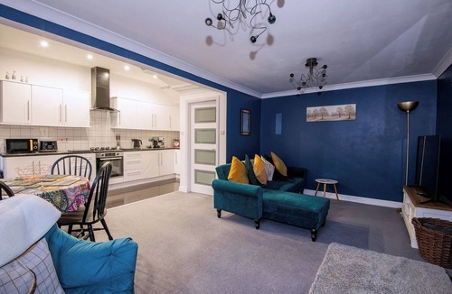 Kirriemuir Apartment | Charming 2 Bedroom Flat in the Heart of Kirriemuir
