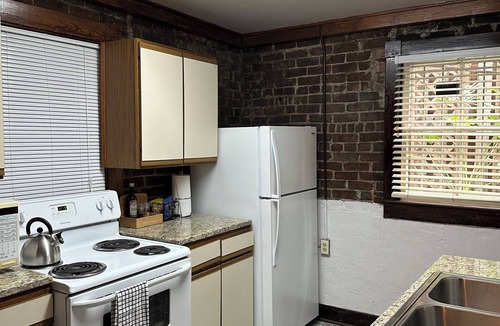 Dixon Park Apartment | Charming 2-bedroom Garden Apartment in Savannah near Forsyth Park