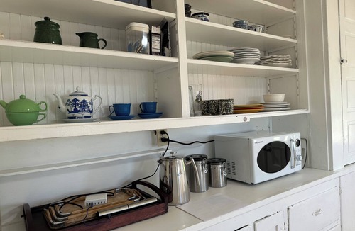 Vallejo House | Charming 2-bedroom getaway in the sf bay wetlands with WiFi. Dog friendly.