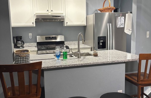 Des Moines House | Charming 2-bedroom house on a quiet secluded street . With Wi-Fi