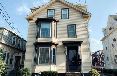 Wayland House | Charming 2-bedroom house super close to Brown & RISD, Wayland Square
