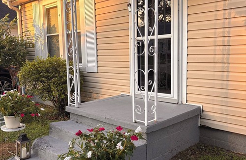 Scottsboro House | Charming 2-bedroom house in welcoming Scottsboro, CLOSE TOBOAT SLIP, restaurants